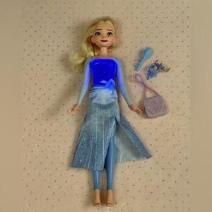 Disney Frozen II Splash & Sparkle Elsa Doll
